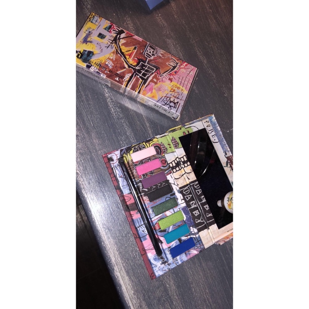 Urban Decay limited edition eyeshadow palette